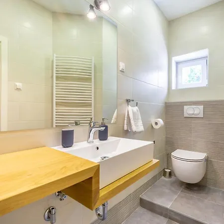 Contemporary Desgined