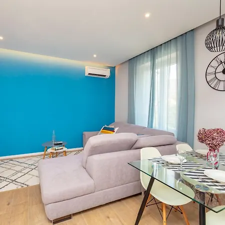 Apartamento Contemporary Desgined