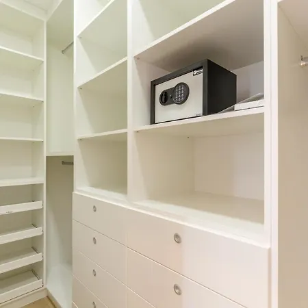 Contemporary Desgined Ragusa